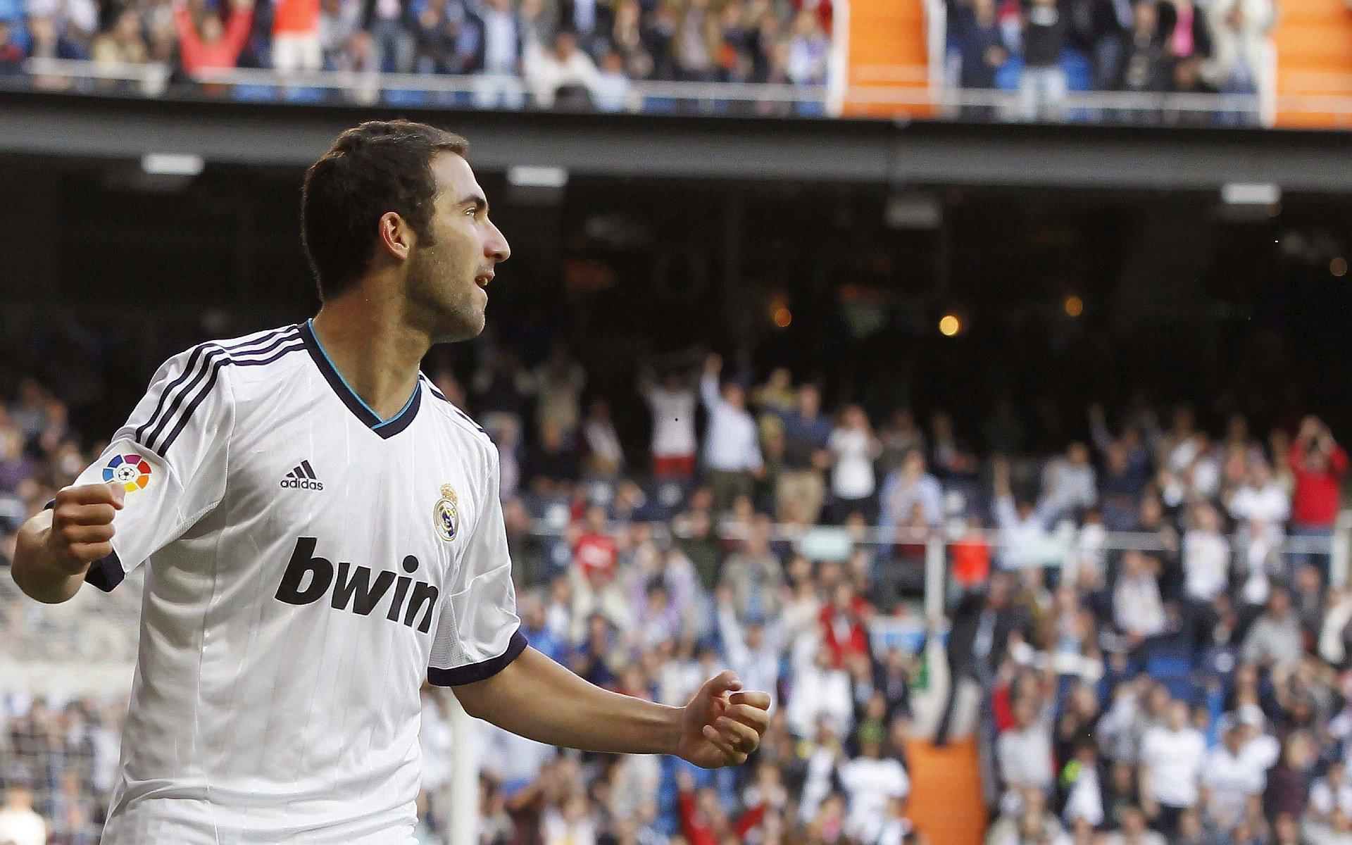 普利希奇追梦欧洲足坛，偶像鲁尼与菲戈的星光指引前行之路