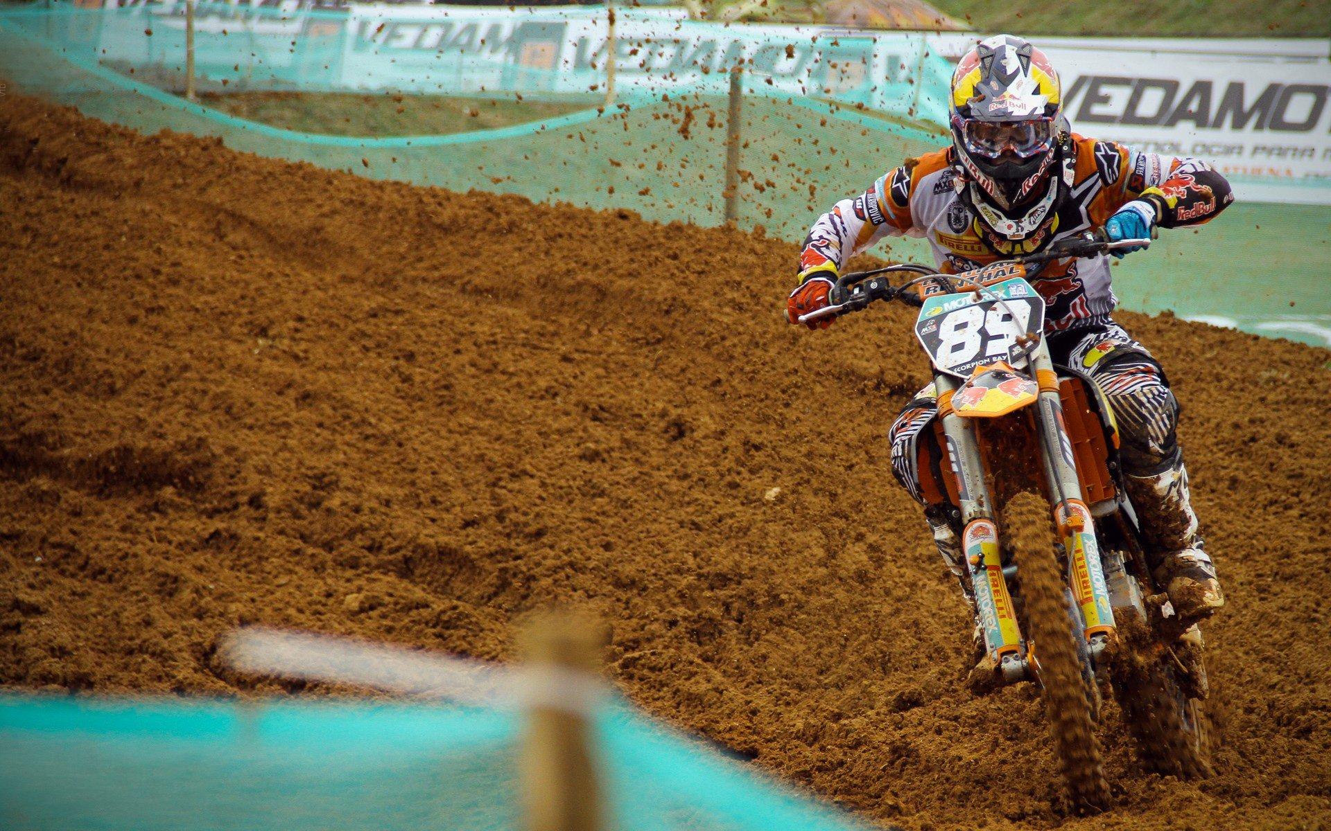 李昊点出国足防线稳固关键,团队协作铸就零失球金身